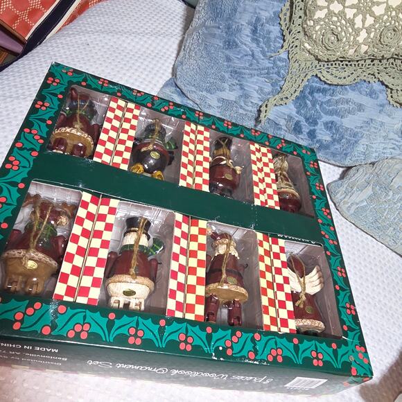 COUNTRY CABIN SET OF 8 WOODLOOK CHRISTMAS ORNAMENTS - Picture 8 of 8